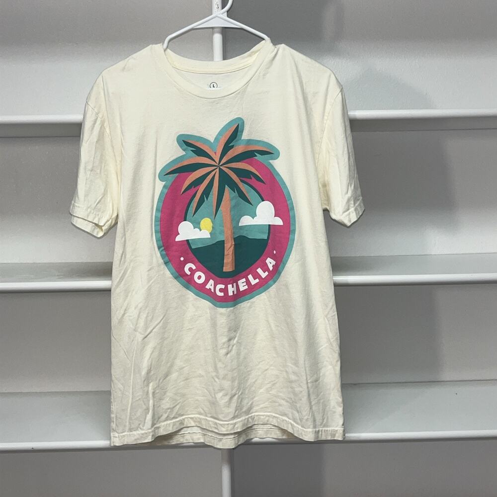 Coachella Women’s T-shirt Large Pale Yellow Music Festival Party T